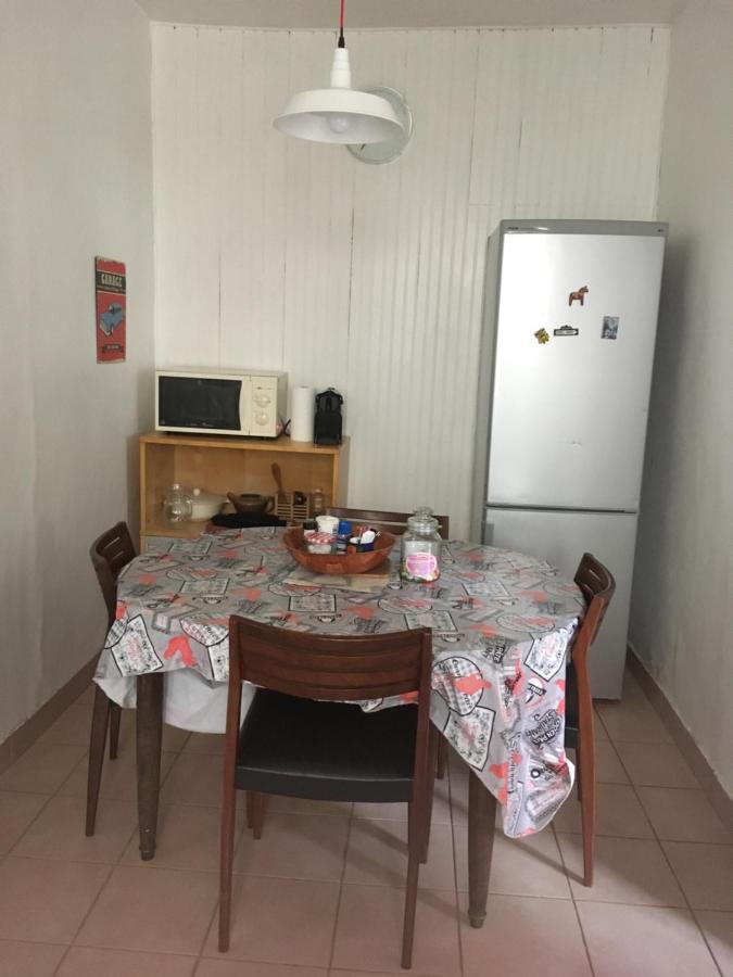 Appartement Chez Tibo โพรแว็ง ภายนอก รูปภาพ