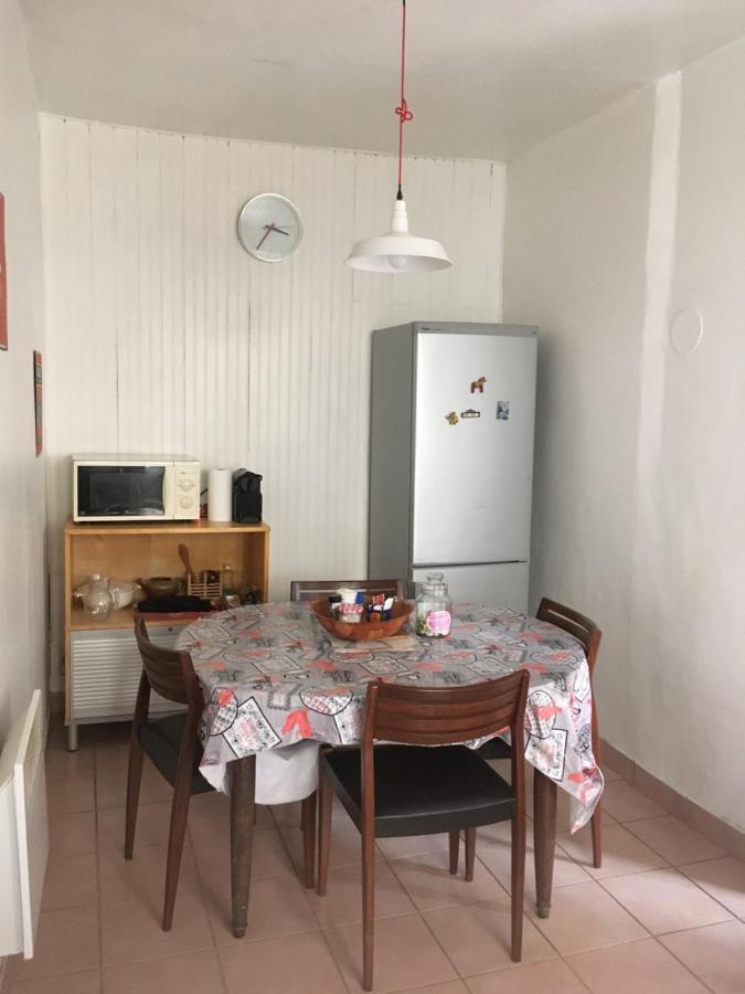 Appartement Chez Tibo โพรแว็ง ภายนอก รูปภาพ